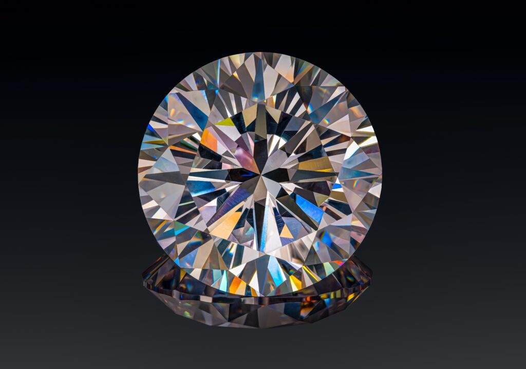 モアサナイトのジュエリーは本物のダイヤモンドに劣らない？特徴やメリットを徹底解説