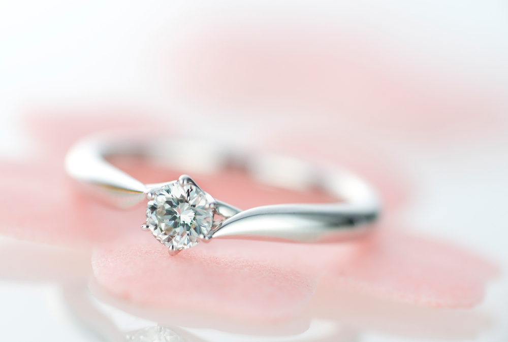 人工ダイヤモンドの指輪はどんな魅力がある？人気のデザインも紹介